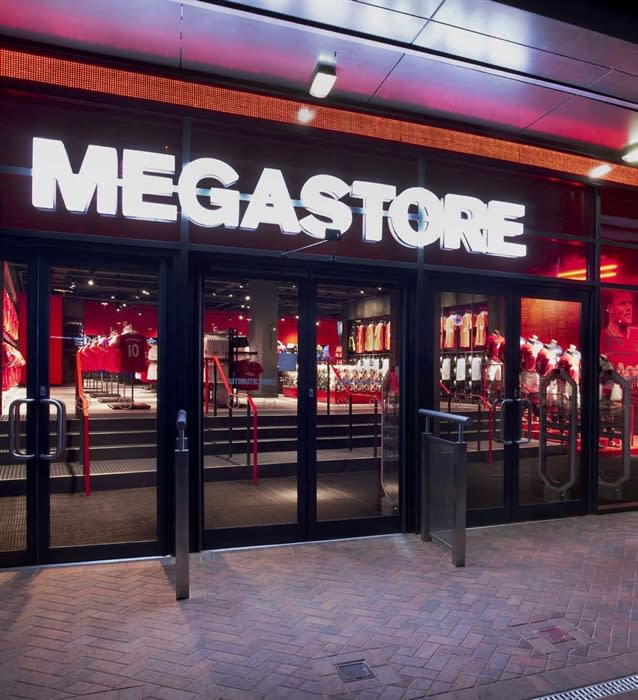 Manchester united team store discount
